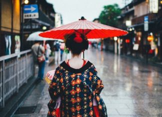 10 причин поехать в Японию: ханами, онсэн и момидзи-гари