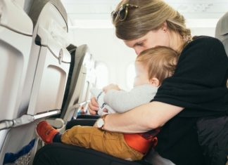 Эксперт по этикету дала ценный совет путешественникам с детьми