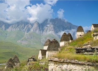 «Город мёртвых» в горах Северной Осетии