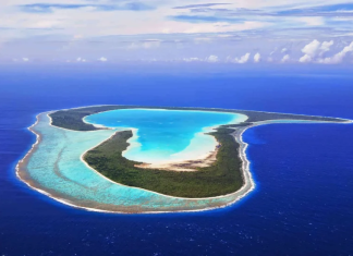 Они существуют: самые красивые острова на планете в форме сердца