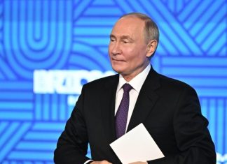 Россияне занимают первое место по числу туристов в Турцию, заявил Путин