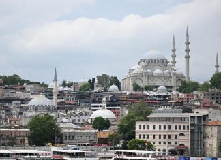 В Турции планируют бороться с расточительством системы «все включено»