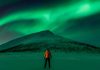 Поймать северное сияние и перенестись в тропики: 7 необычных поводов выйти из дома зимой