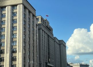 В ГД призвали разрешить объектам туротрасли размещать информацию на знаках
