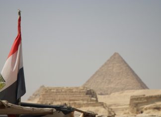 В Египте работают над системой выдачи туристам электронной визы по прибытии