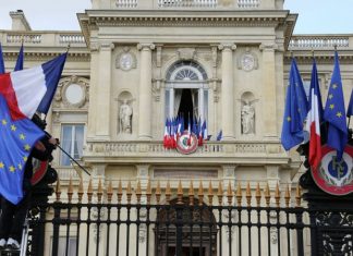 Французские власти поделились планами по увеличению доходов от туризма