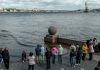 Непогода в Петербурге частично изменила планы туристов, заявили в АТОР
