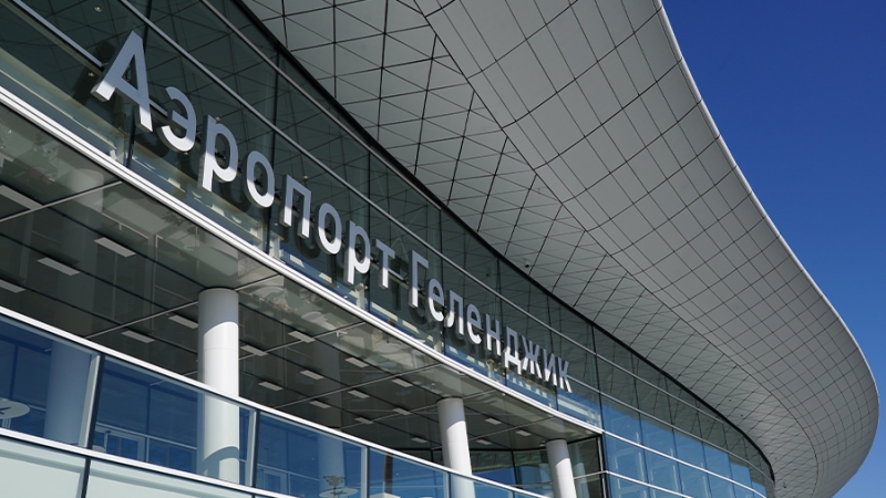 Открытие аэропорта в Геленджике вызвало ажиотаж у туристов