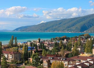Туры в Абхазию: загадочная страна гор, моря и легенд