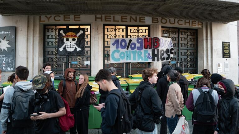 АТАГ оценила влияние протестов во Франции на турпоток