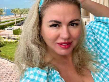 История любви Анны Семенович и Дениса Шреера: кто такой Денис Шреер, как познакомились, мужчина Семенович женат, где живут, совместные фото