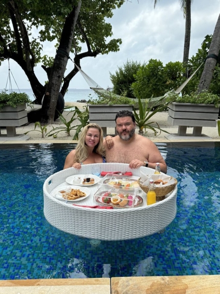 История любви Анны Семенович и Дениса Шреера: кто такой Денис Шреер, как познакомились, мужчина Семенович женат, где живут, совместные фото