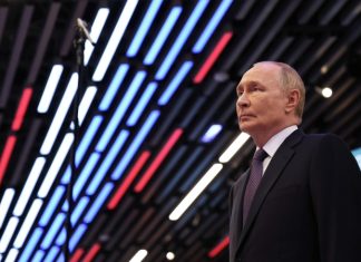 Путину рассказали о планах реализации туристического проекта на Камчатке